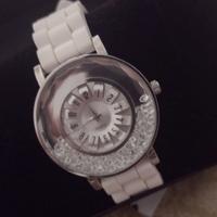 orologio in silicone con brillantini all interno
