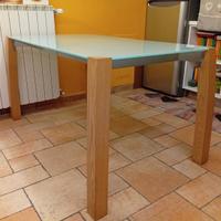 Tavolo vetro e legno