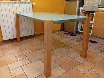 Tavolo vetro e legno