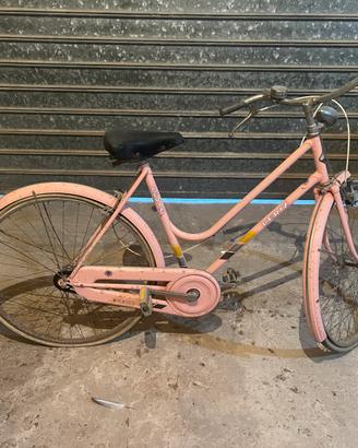 Bicicletta vintage CERIZ da donna rosa stile retrò