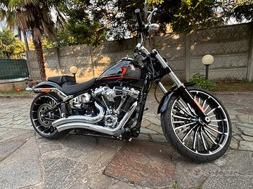 HARLEY DAVIDSON BREAKOUT 117