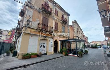 TRILOCALE OLTRE ACCESSORI IN CENTRO A MILAZZO.