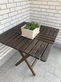TAVOLO E SEDIE DA GIARDINO