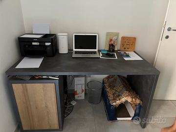 Scrivania studio e ufficio