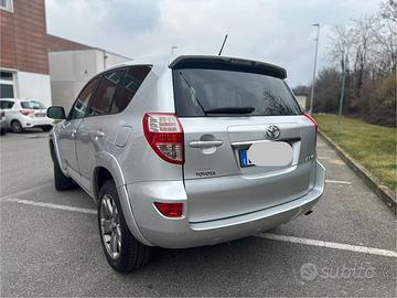 TOYOTA RAV 4