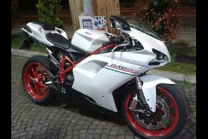 Splendida Ducati 848 EVO