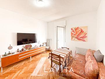 Bilocale con balcone a Bolzano