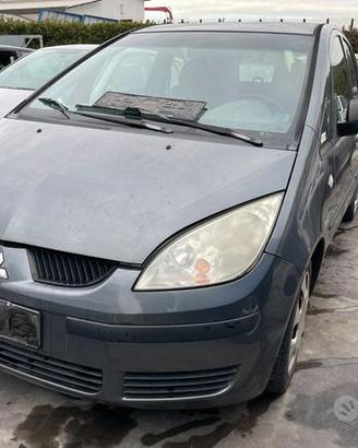 Ricambi usati per Mitsubishi Colt 1.1 12V del 05