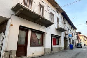 2 LOCALI A CASTELLAMONTE