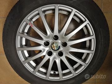 Cerchi lega R17 e gomme Pirelli 225/50 R17