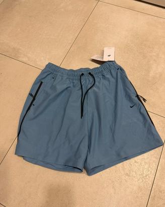 Pantaloncino nike tech uomo nuovo con cartellino
