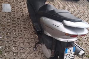 YAMAHA MAGESTY 125