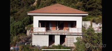 Villa vista mare con terreno esposto SUDOVEST