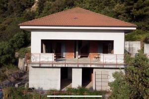 Villa vista mare con terreno esposto SUDOVEST