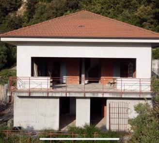 Villa vista mare con terreno esposto SUDOVEST