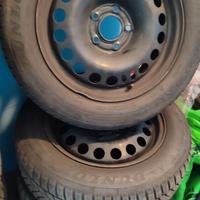 Gomme invernali 205/60/16 più cerchi