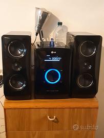 STEREO micro Hi-Fi LG FA164- Audio/ Video in Vendi
