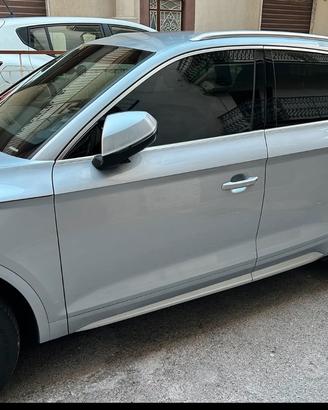 Audi Q5 Business 2.0 190cv Iva esposta