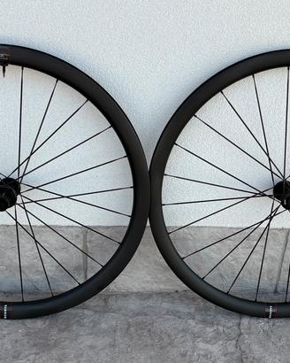Ruote nuove Reserve SL 34/37 mozzo DT Swiss 180