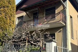 VILLETTA BIFAMILIARE LIBERA SU QUATTRO LATI