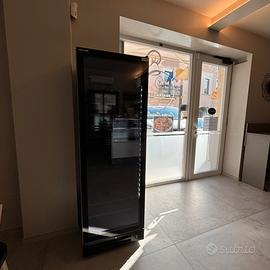 Frigorifero Verticale per bibite