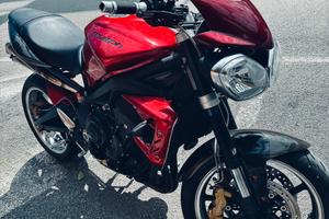 TRIUMPH STREET TRIPLE 675 R
