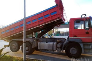 Autocarro MAN TGS 460 ribaltabile trilaterale