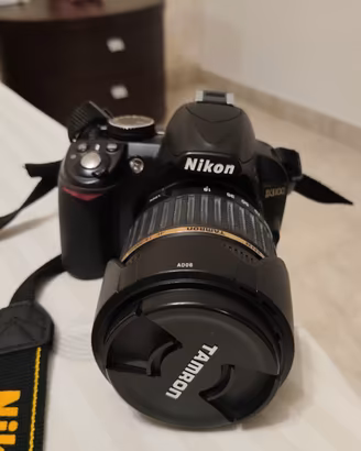 MACCHINA FOTOGRAFICA NIKON REFLEX D3100 CON AccAcc
