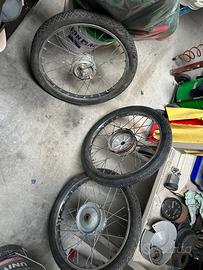 Cerchio anteriore e due posteriori ciao piaggio