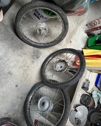 Cerchio anteriore e due posteriori ciao piaggio