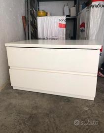 Cassettiera bianca artigianale fatta da falegname