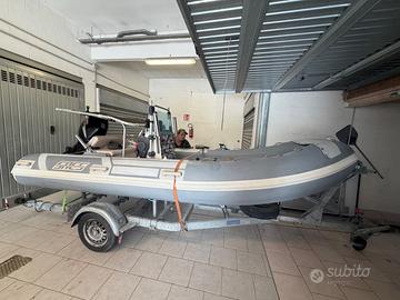 Gommone SACS 460 più motore SUZUKI DF40