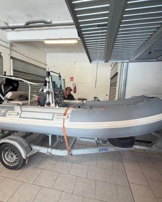 Gommone SACS 460 più motore SUZUKI DF40