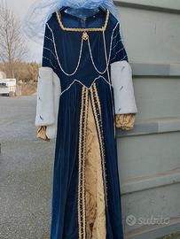 Abiti per sfilate storiche