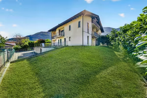 Appartamento di 55 m² con 3 locali e box auto a Co