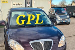 Lancia Ypsilon 1.2 benzina gpl