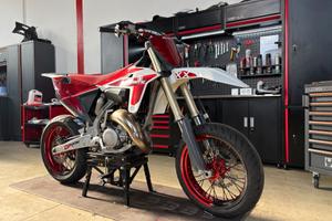 FANTIC XE 125 2025 OMOLOGATO MOTARD