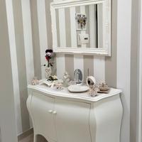 Mobile da ingresso con specchio 