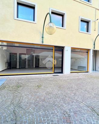 NEGOZIO A UDINE