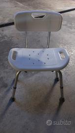 sedia/sgabello con schienale per doccia disabili