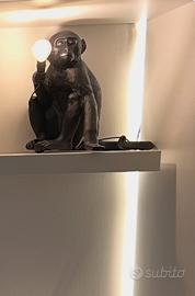 Lampada seletti scimmia nera seduta monkey sitting