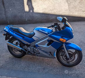 Kawasaki zzr 250