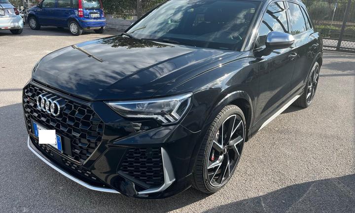 Audi Q3 RS quattro S tronic