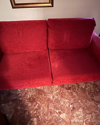 divano in tessuto rosso
