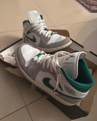 Jordan Air 1 Mid SE