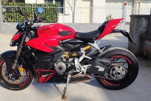 Ducati Streetfighter V2 