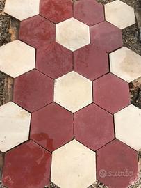 Pavimenti cementine esag . e quadr . recupero