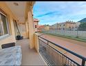 grande-trilocale-con-balconata-vivibile-50mt-mare