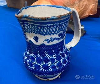 Vaso blu in ceramica firmato