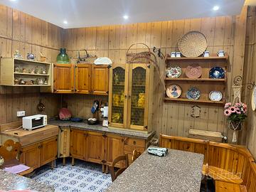 2 camere ampie luminose in zona ben collegata